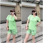 Đồ bộ quần đùi ca rô nhỏ áo thun in chữ Yes