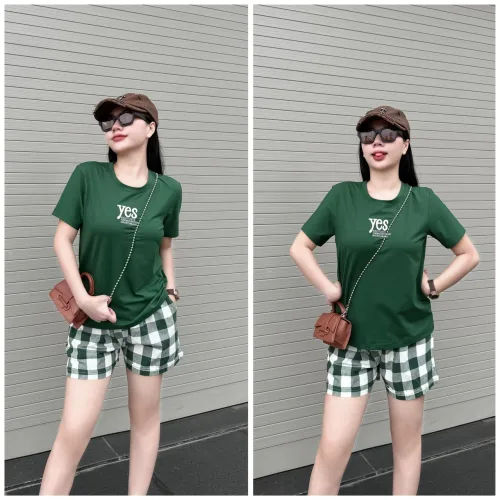 Đồ bộ quần đùi ca rô nhỏ áo thun in chữ Yes