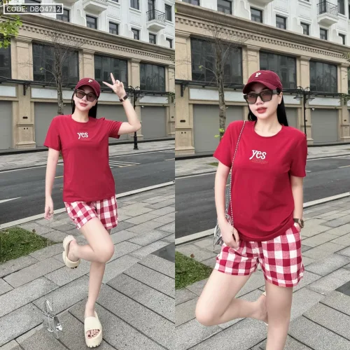 Đồ bộ quần đùi ca rô nhỏ áo thun in chữ Yes