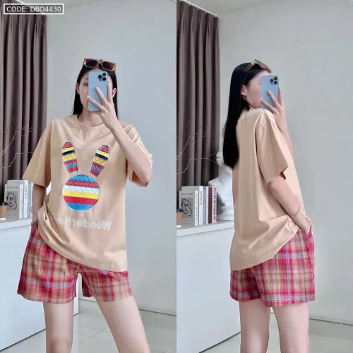 Đồ bộ quần đùi caro áo tay ngắn in đầu thỏ màu