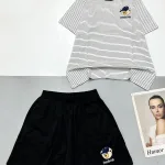 Đồ bộ quần đùi trơn áo tay ngắn kẻ sọc ngang in hình gấu