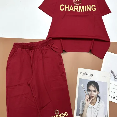 Đồ bộ quần lửng áo tay ngắn cổ tròn in chữ Charming
