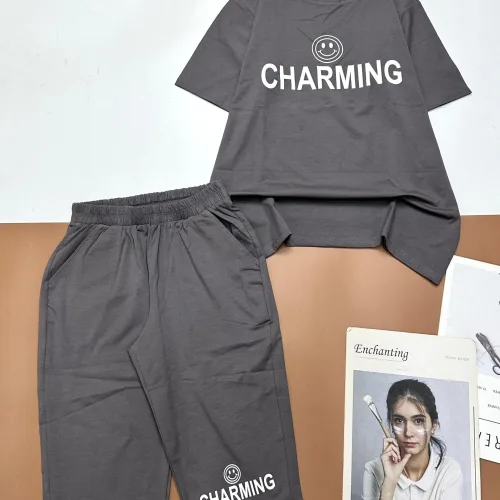Đồ bộ quần lửng áo tay ngắn cổ tròn in chữ Charming