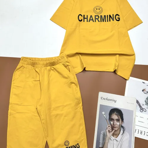 Đồ bộ quần lửng áo tay ngắn cổ tròn in chữ Charming