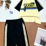 Đồ bộ quần lửng áo tay ngắn cổ tròn in hình cây dừa