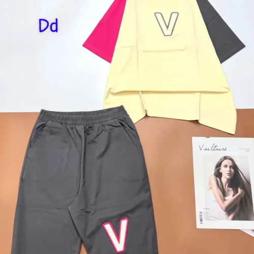 Đồ bộ quần lửng áo tay ngắn cổ tròn thuê chữ V