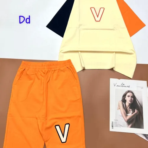 Đồ bộ quần lửng áo tay ngắn cổ tròn thuê chữ V