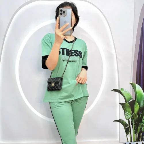 Đồ bộ quần lửng áo tay ngắn cổ v in chữ stress