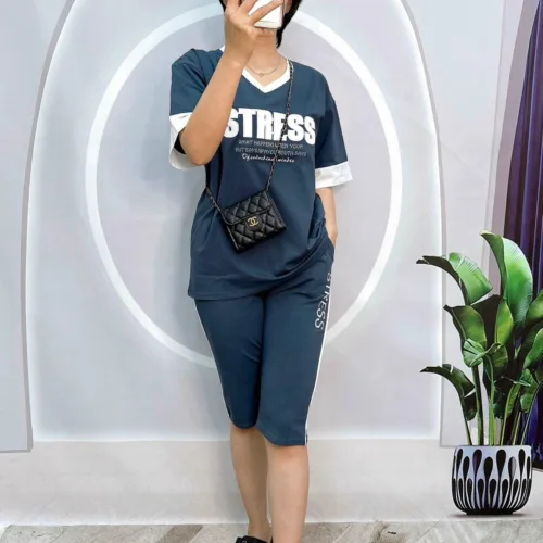 Đồ bộ quần lửng áo tay ngắn cổ v in chữ stress