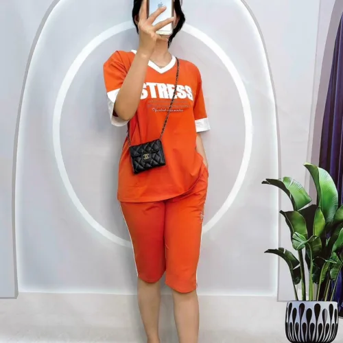 Đồ bộ quần lửng áo tay ngắn cổ v in chữ stress