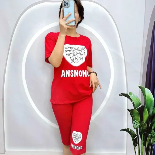 Đồ bộ quần lửng áo tay ngắn in trái tim và chữ