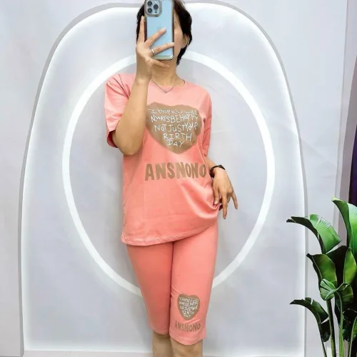 Đồ bộ quần lửng áo tay ngắn in trái tim và chữ