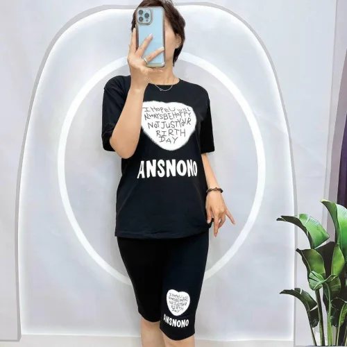Đồ bộ quần lửng áo tay ngắn in trái tim và chữ