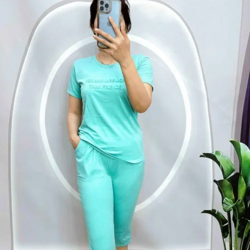 Đồ bộ quần lửng áo tay ngắn trơn in chữ nổi