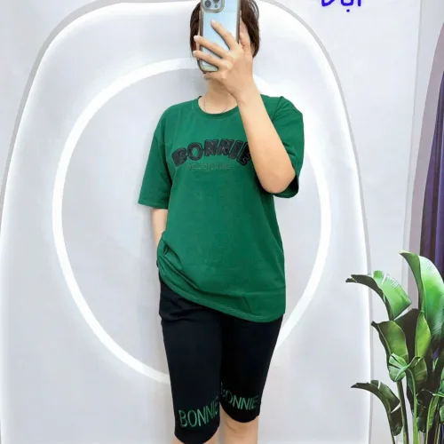 Đồ bộ quần lửng đen áo tay ngắn in chữ