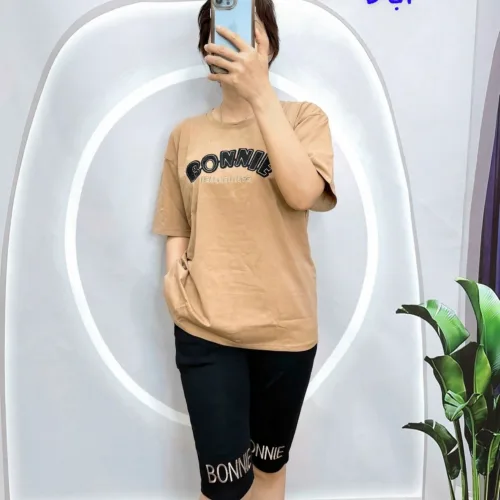 Đồ bộ quần lửng đen áo tay ngắn in chữ