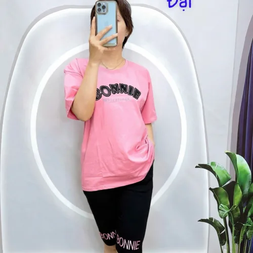 Đồ bộ quần lửng đen áo tay ngắn in chữ