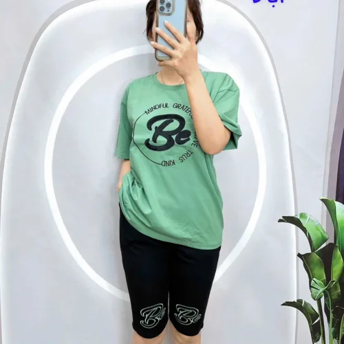 Đồ bộ quần lửng đen áo tay ngắn in chữ BE