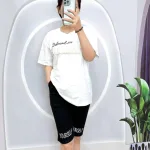 Đồ bộ quần lửng đen áo tay ngắn in chữ ống quần