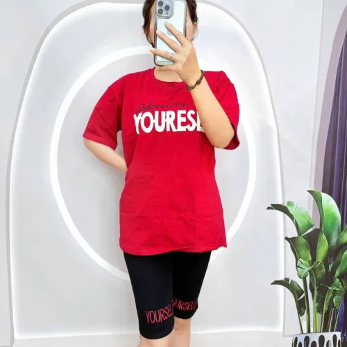 Đồ bộ quần lửng đen áo tay ngắn in chữ ống quần