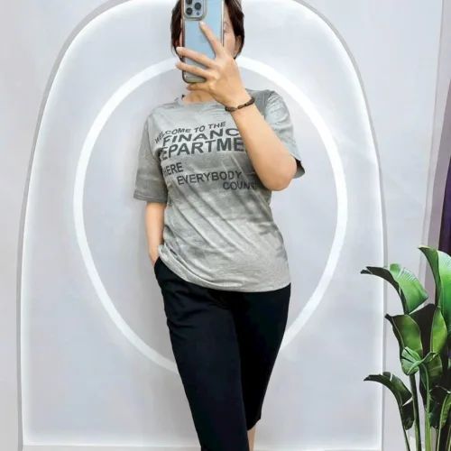 Đồ bộ quần lửng đen áo tay ngắn in nhiều chữ