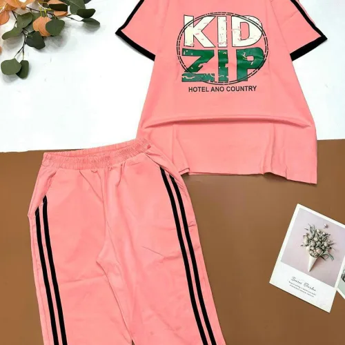 Đồ bộ quần lửng hai sọc áo tay ngắn in chữ KIDZIP
