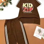 Đồ bộ quần lửng hai sọc áo tay ngắn in chữ KIDZIP