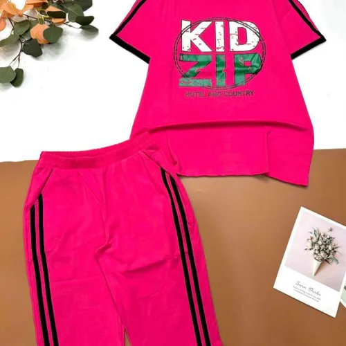Đồ bộ quần lửng hai sọc áo tay ngắn in chữ KIDZIP