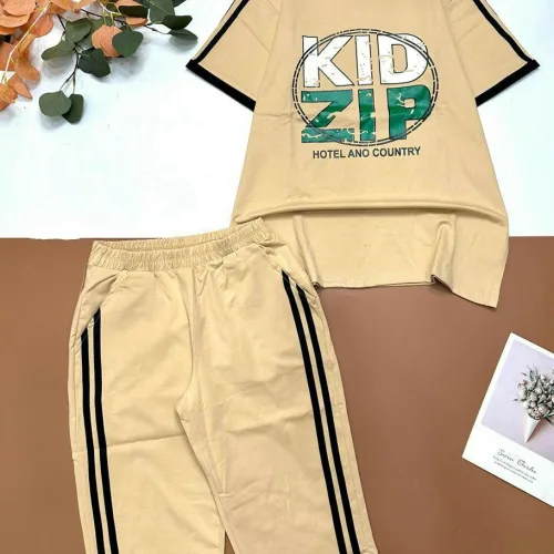 Đồ bộ quần lửng hai sọc áo tay ngắn in chữ KIDZIP