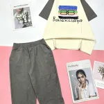 Đồ bộ quần lửng màu của tay áo tay ngắn in chữ BALENCIAGA