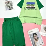 Đồ bộ quần lửng màu của tay áo tay ngắn in chữ BALENCIAGA