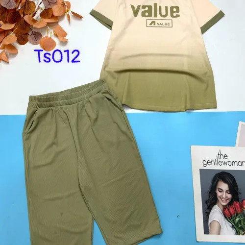 Đồ bộ quần ngố  áo tay ngắn loang in chữ Value