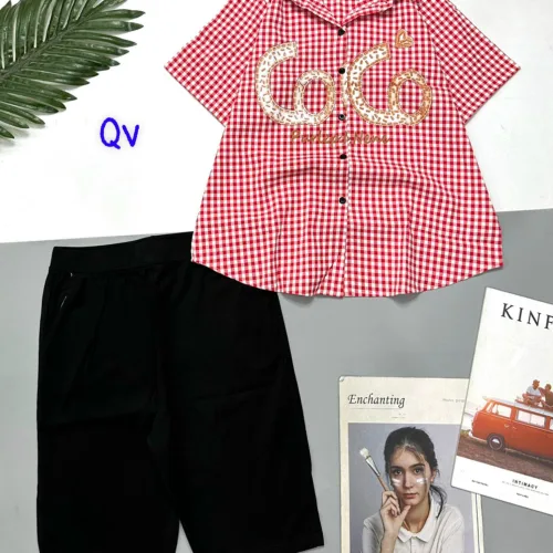 Đồ bộ quần ngố đen áo sơ mi tay ngắn in chữ COCO
