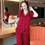 Đồ bộ satin trơn quần lửng áo 2 sơ mi có túi trước may viền