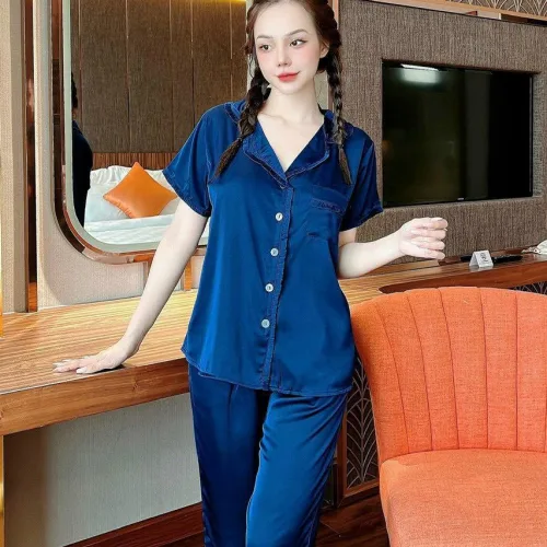 Đồ bộ satin trơn quần lửng áo 2 sơ mi có túi trước may viền