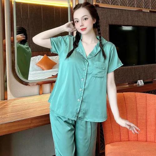 Đồ bộ satin trơn quần lửng áo 2 sơ mi có túi trước may viền