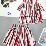 Đồ bộ sọc loang quần đùi áo sơ mi tay ngắn cổ bẻ in chữ M