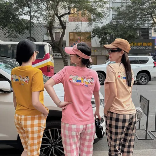 Đồ bộ thun cotton quần lửng kẻ ca rô áo tay ngắn in chữ The Alales