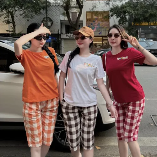Đồ bộ thun cotton quần lửng kẻ ca rô áo tay ngắn in chữ The Alales