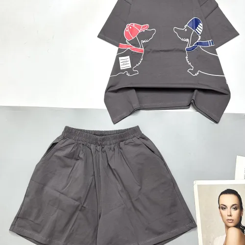 Đồ bộ thun nữ quần đùi áo in hình hai chú chó