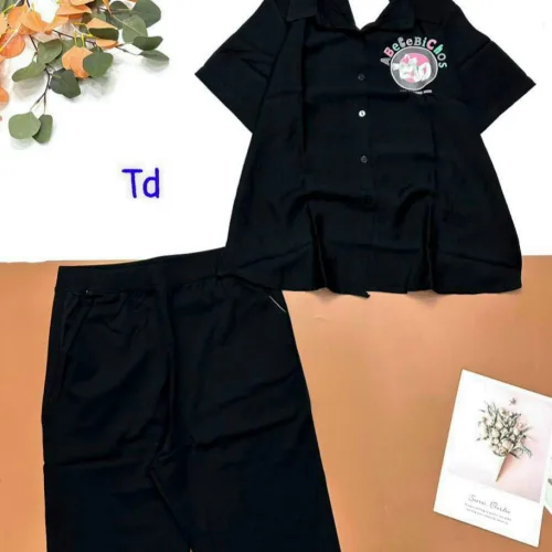 Đồ bộ tơ xước quần ngố đen áo sơ mi tay ngắn in hình bên trái