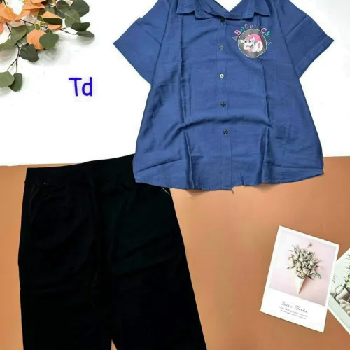 Đồ bộ tơ xước quần ngố đen áo sơ mi tay ngắn in hình bên trái