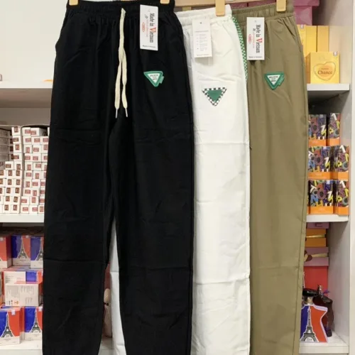 Quần jogger nữ đũi xước kết logo tam giác
