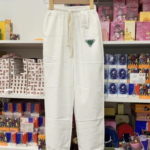 Quần jogger nữ đũi xước kết logo tam giác