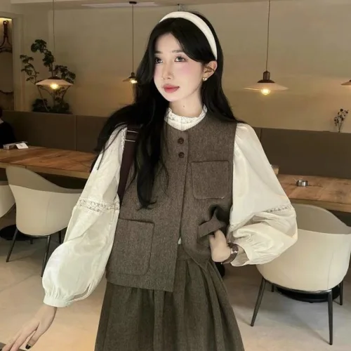 Sét 3 món áo trắng xếp li ngực phối ghi lê nâu túi + chân váy midi