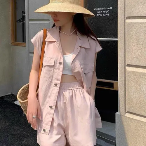 Sét 3 món kaki hồng kèm áo crop 2 dây trắng + short