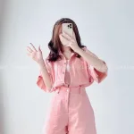 Sét 3 món kaki hồng kèm áo crop trắng 2 dây + short