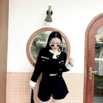 Sét 3 món khoác đen viền cổ trắng kèm crop ống chân váy