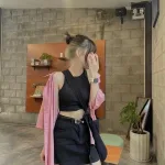 Sét 3 món sơ mi hồng kèm áo 3 lỗ đen chân váy kaki