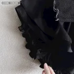 Sét áo đen lệch vai viền ren tag hoa tay + chân váy
